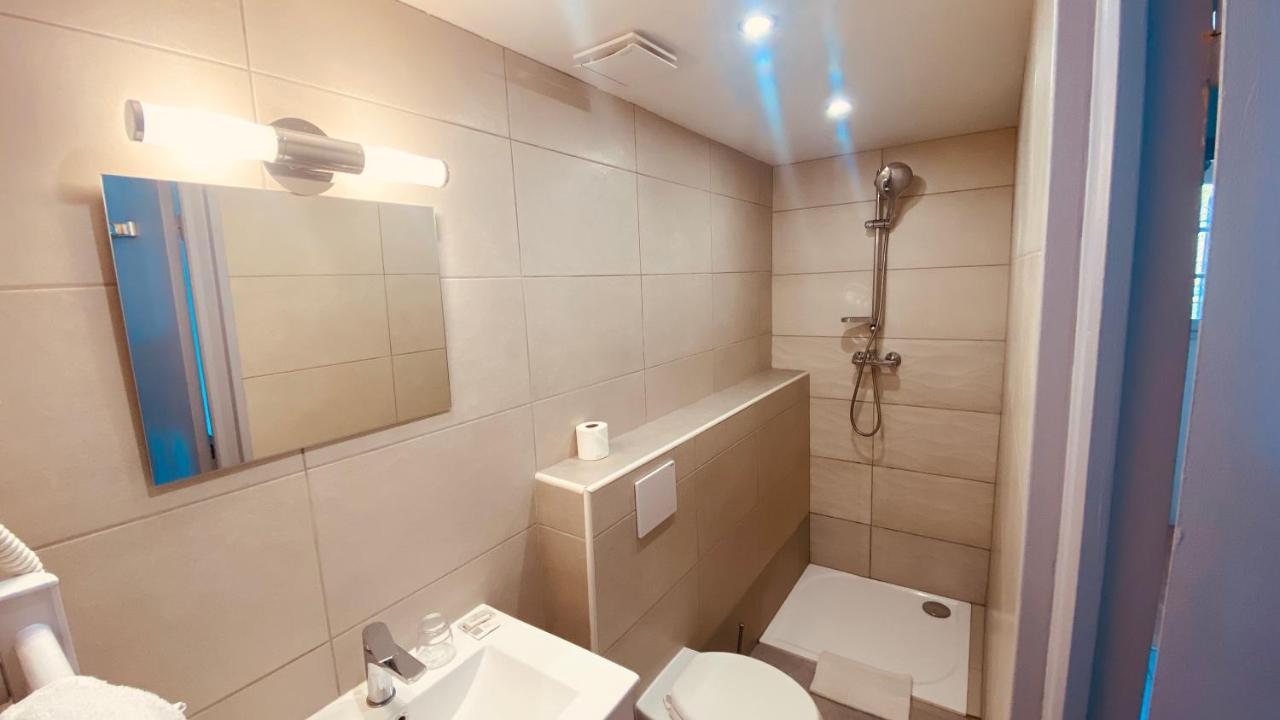 Hotel De La Poste ペメナード エクステリア 写真