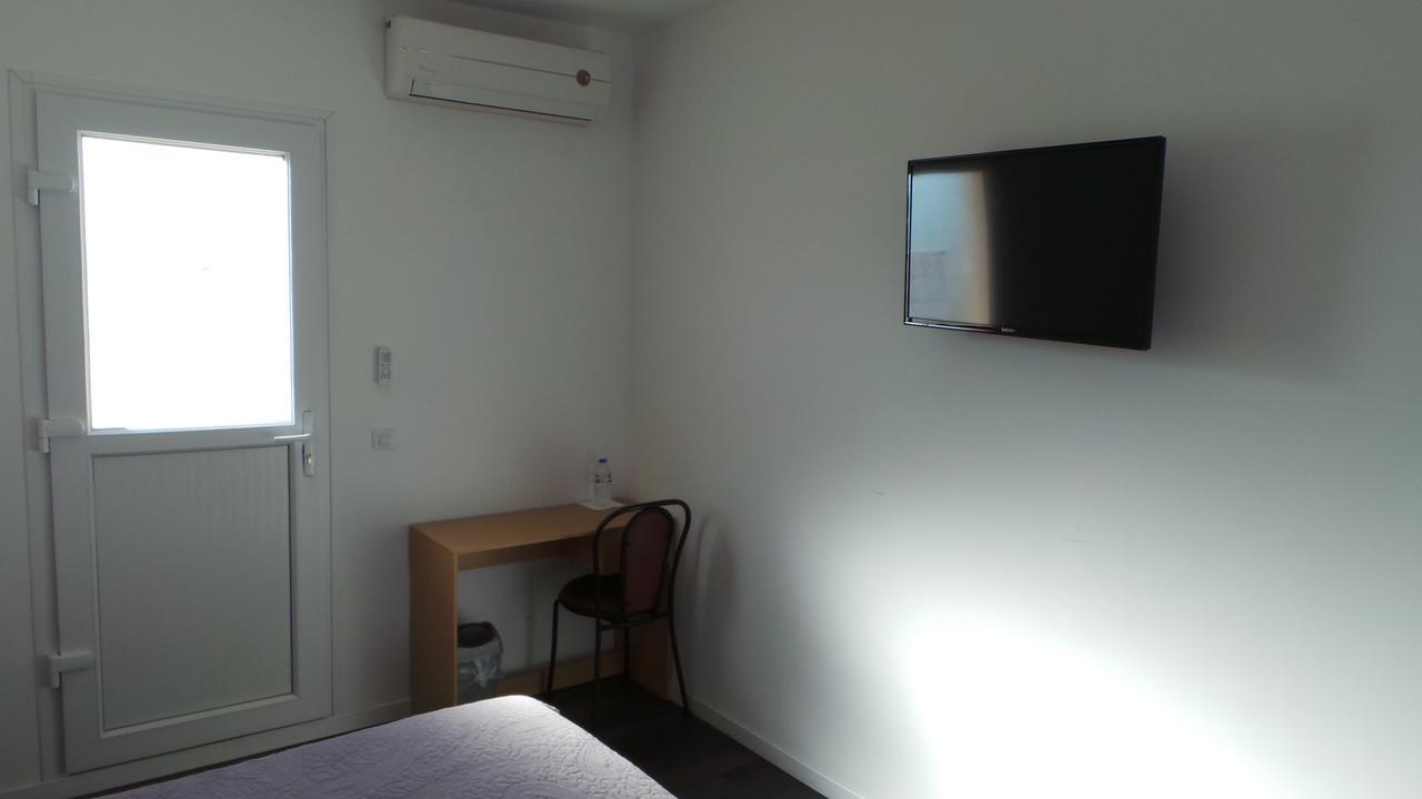 Hotel De La Poste ペメナード エクステリア 写真